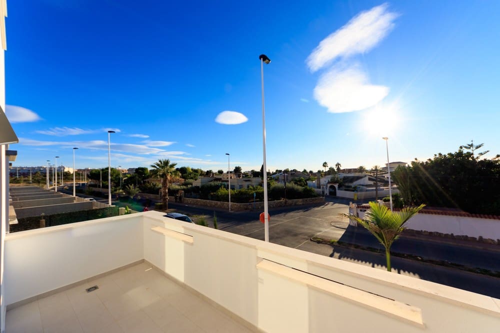 4 soveværelse Rækkehus til salg i Pilar de la Horadada med swimmingpool - € 369.900 (Ref: 9852413)