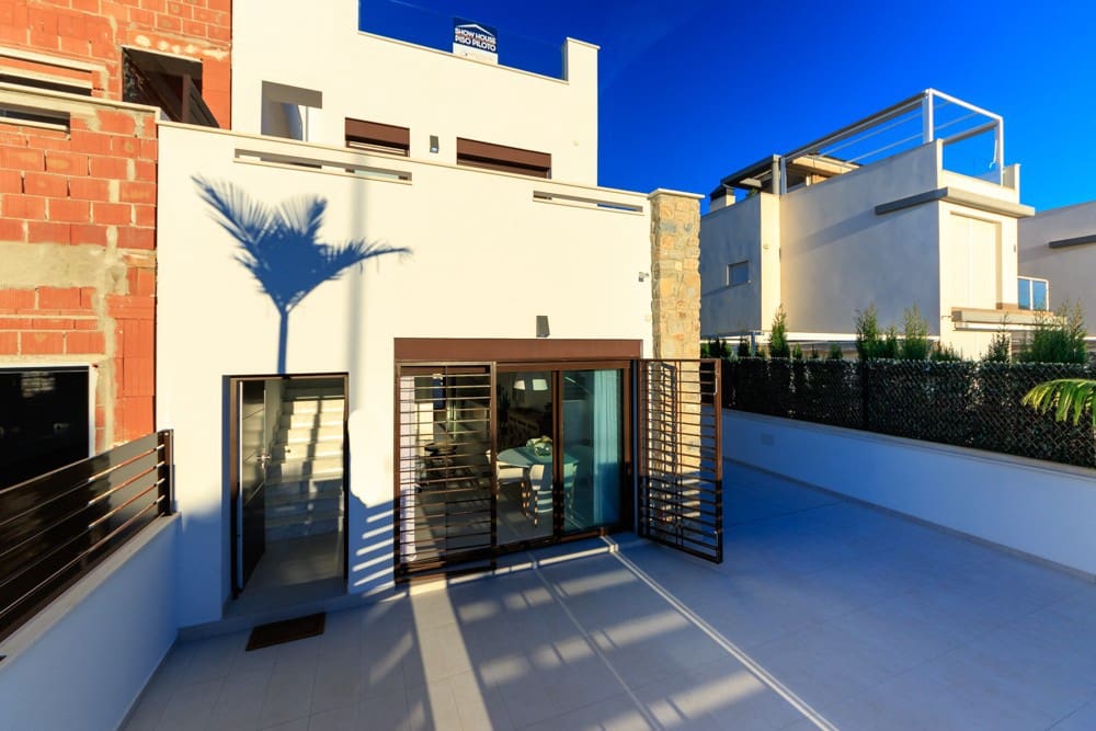 3 soveværelse Rækkehus til salg i Pilar de la Horadada med swimmingpool - € 354.900 (Ref: 9852414)
