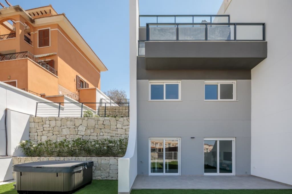 4 soveværelse Rækkehus til salg i Finestrat med swimmingpool - € 555.000 (Ref: 9852431)