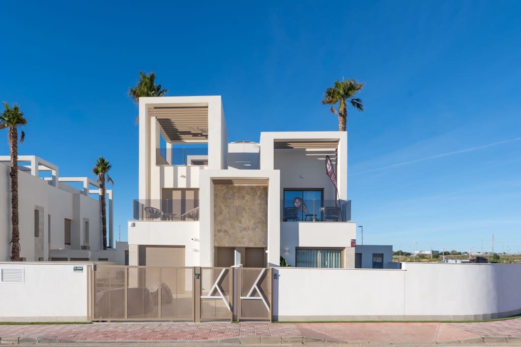 3 Zimmer Reihenhaus zu verkaufen in Los Alcazares - 439.000 € (Ref: 9852472)
