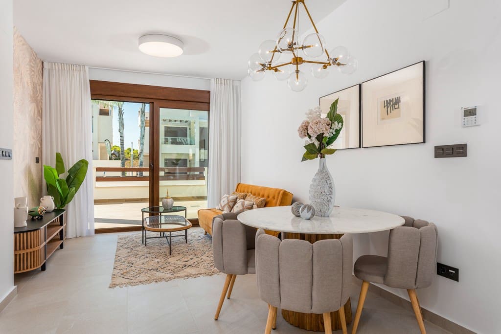2 chambre Villa/Maison à vendre à Torrevieja avec piscine - 320 000 € (Ref: 9852696)