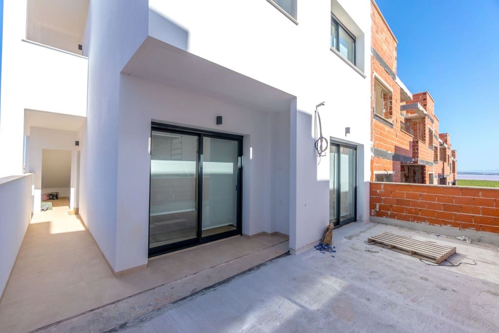 2 chambre Villa/Maison à vendre à Torrevieja avec piscine - 299 900 € (Ref: 9852718)
