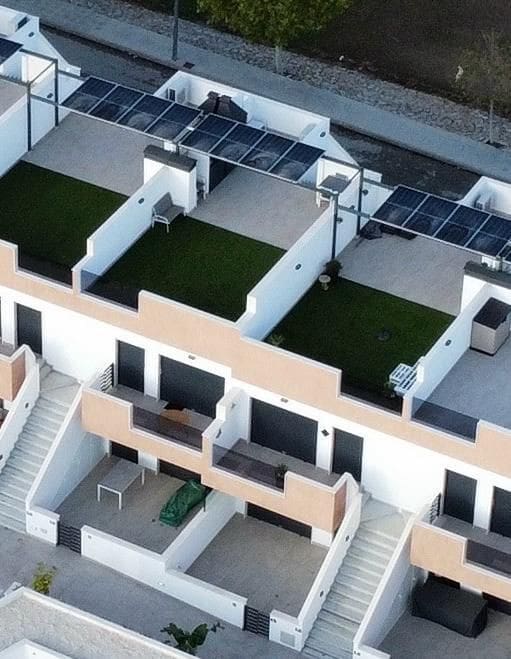 Chalet de 3 habitaciones en Pilar de la Horadada en venta con piscina - 295.000 € (Ref: 9852805)