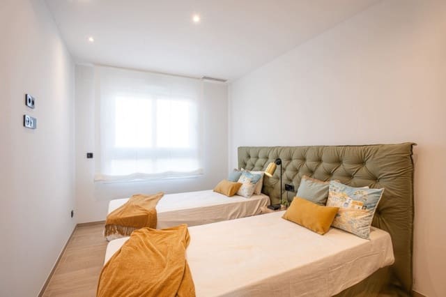 Chalet de 3 habitaciones en Algorfa en venta con piscina - 365.000 € (Ref: 9852878)