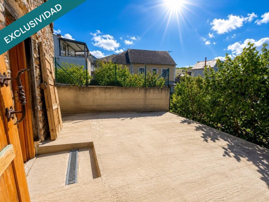 4 soveværelse Rækkehus til salg i Santa Marina del Sil - € 120.000 (Ref: 9852949)