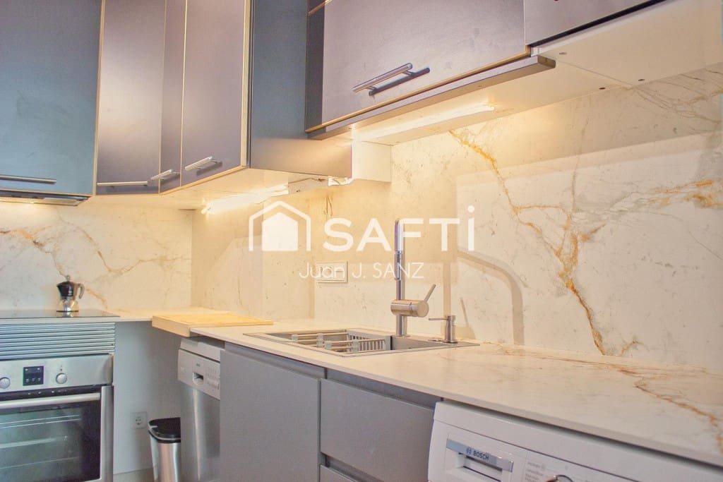 1 slaapkamer Appartement te koop in San Sebastian de los Reyes met garage - € 456.000 (Ref: 9852950)