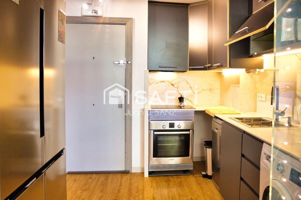 1 slaapkamer Appartement te koop in San Sebastian de los Reyes met garage - € 456.000 (Ref: 9852950)