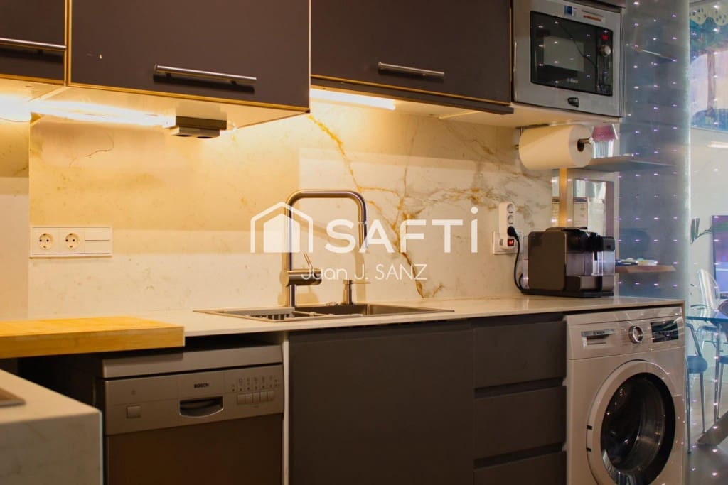 1 slaapkamer Appartement te koop in San Sebastian de los Reyes met garage - € 456.000 (Ref: 9852950)