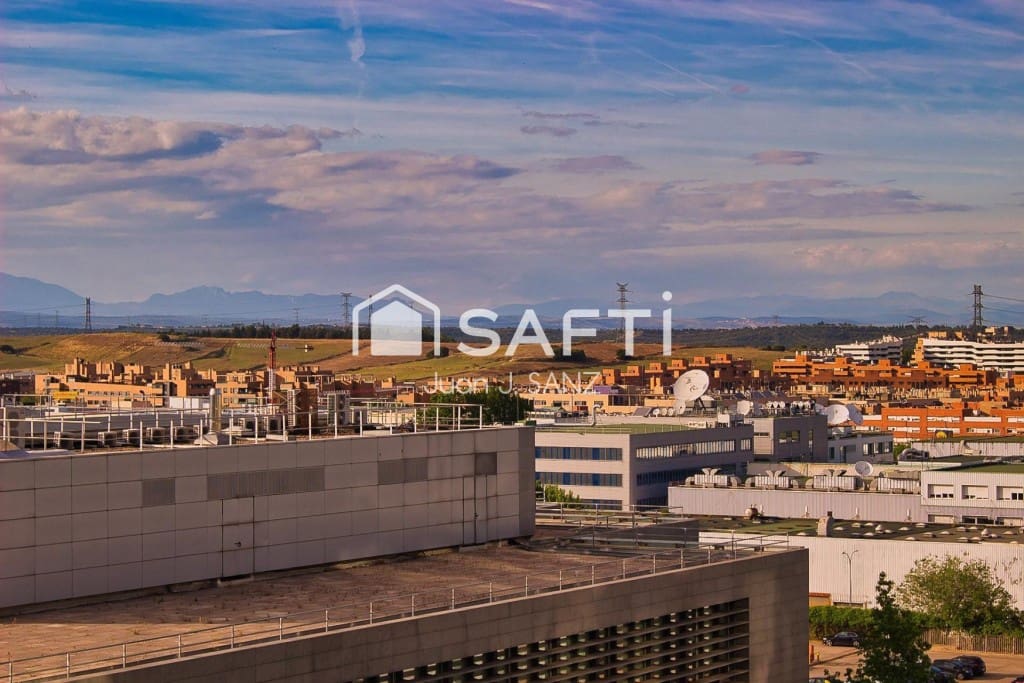 1 slaapkamer Appartement te koop in San Sebastian de los Reyes met garage - € 456.000 (Ref: 9852950)