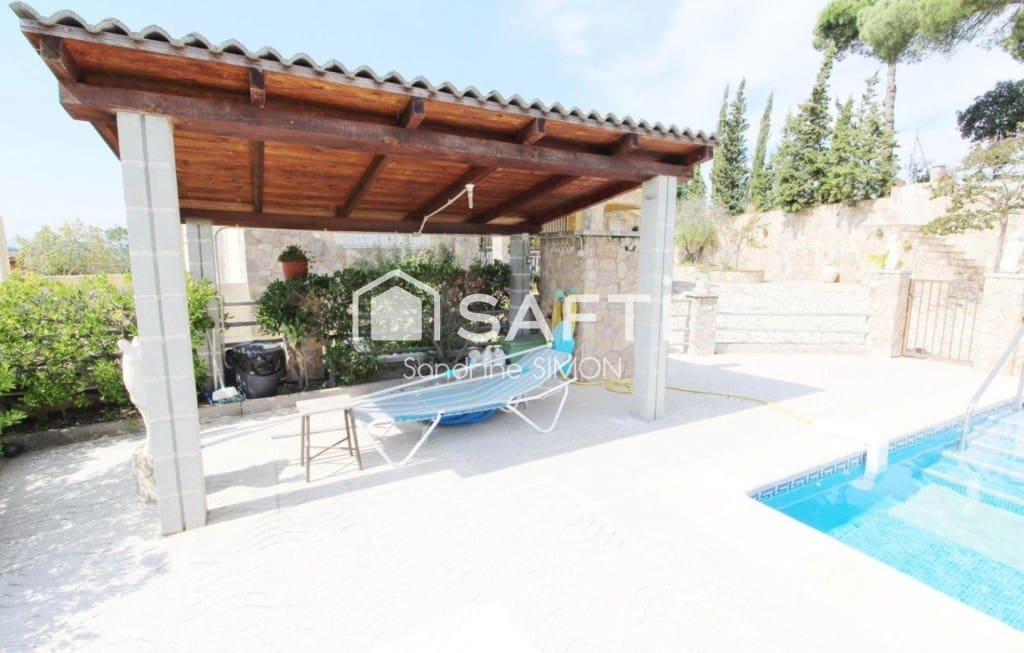 4 bedroom Villa for sale in Vidreres with pool garage - € 315,000 (Ref: 9855268)