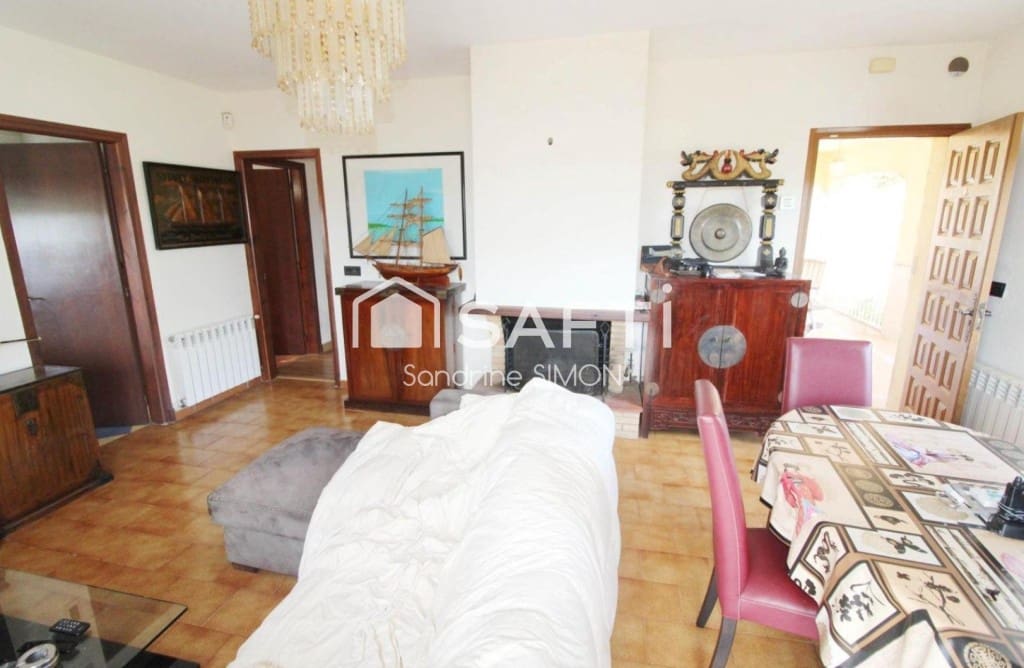 4 bedroom Villa for sale in Vidreres with pool garage - € 315,000 (Ref: 9855268)