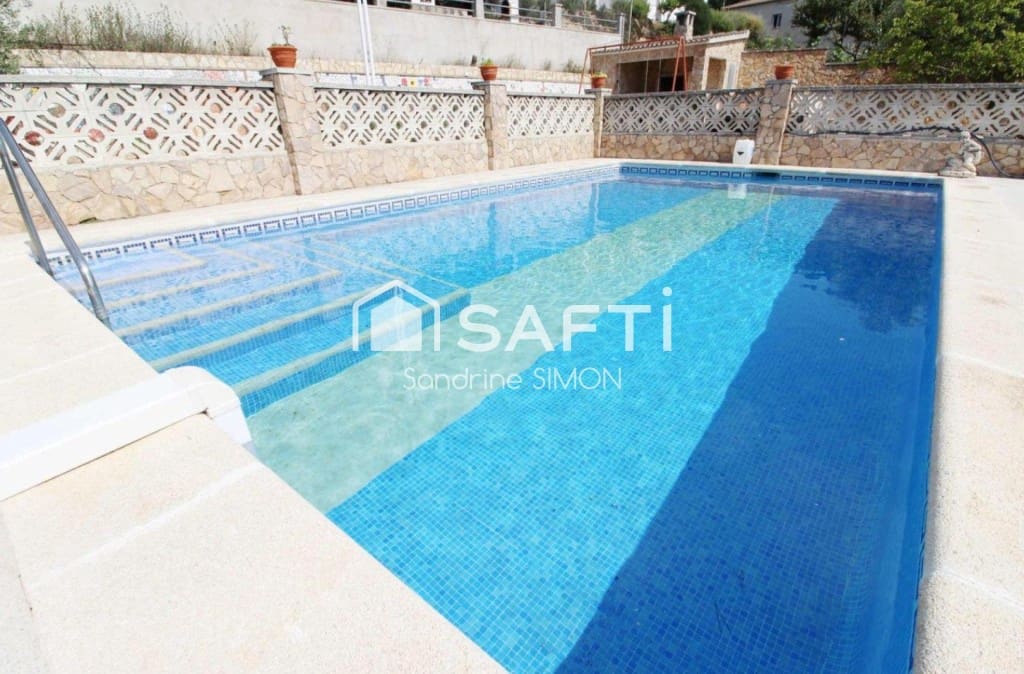 4 bedroom Villa for sale in Vidreres with pool garage - € 315,000 (Ref: 9855268)