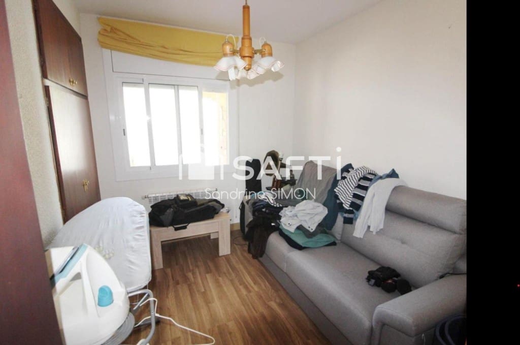 4 bedroom Villa for sale in Vidreres with pool garage - € 315,000 (Ref: 9855268)