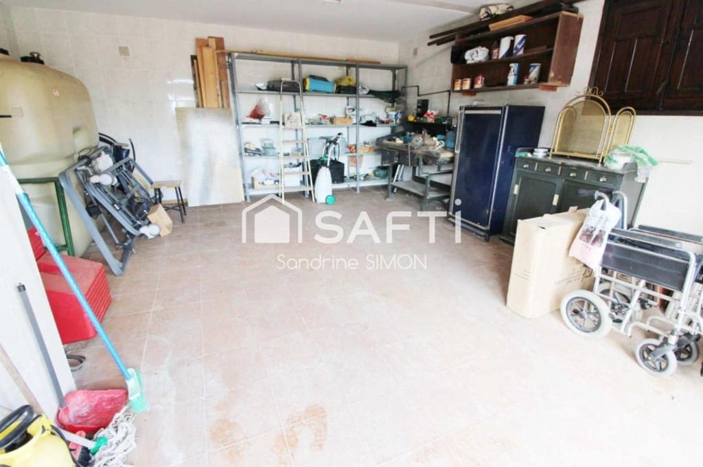4 bedroom Villa for sale in Vidreres with pool garage - € 315,000 (Ref: 9855268)