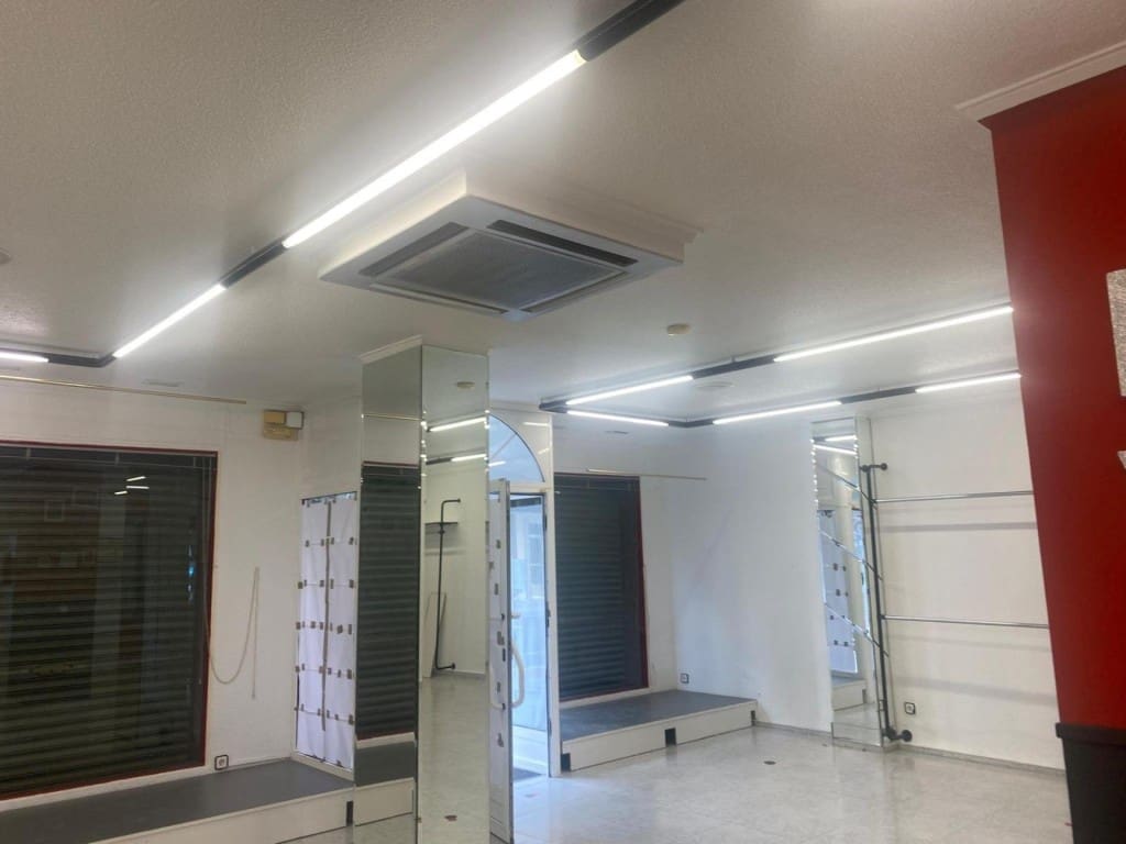 Local Comercial en Elda en venta - 105.000 € (Ref: 9855274)