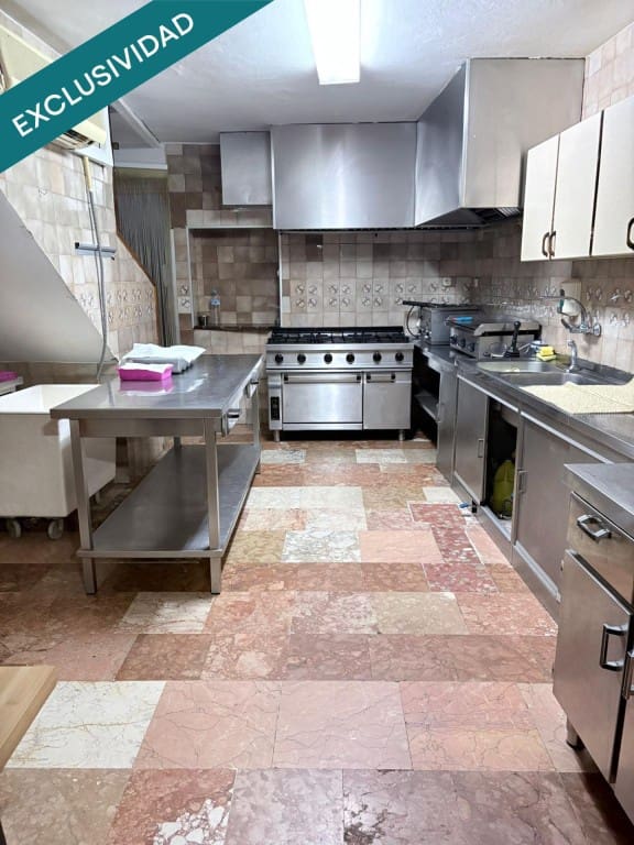 Kontor til salg i Montefrio - € 375.000 (Ref: 9855276)