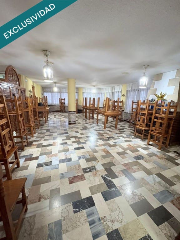 Kontor til salg i Montefrio - € 375.000 (Ref: 9855276)