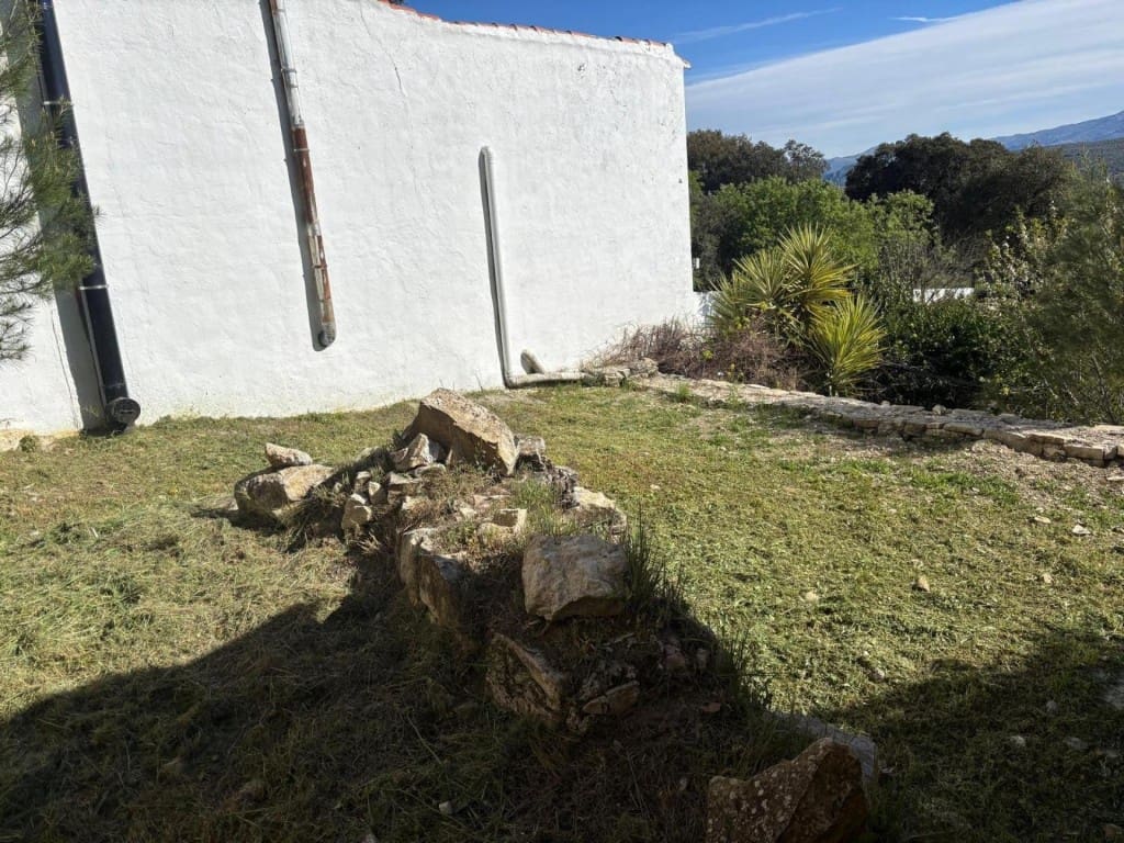 Grunde uden byggetilladelser til salg i Loja - € 150.000 (Ref: 9855278)
