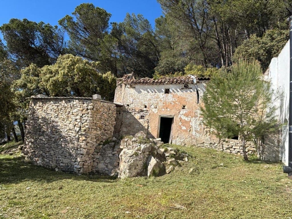 Grunde uden byggetilladelser til salg i Loja - € 150.000 (Ref: 9855278)