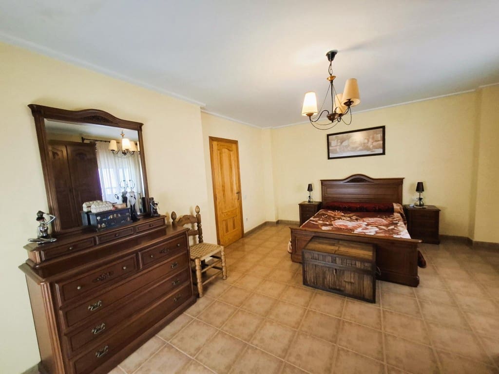 3 bedroom Terraced Villa for sale in Ontinyent - € 195,000 (Ref: 9859754)