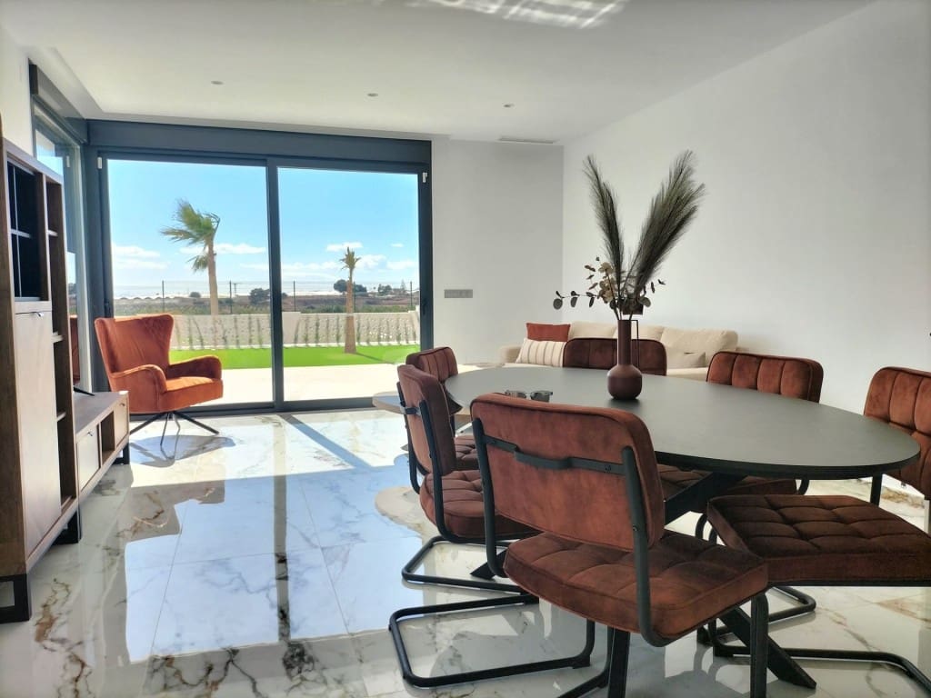 3 soverom Villa til salgs i Pilar de la Horadada med svømmebasseng - € 420 000 (Ref: 9859785)