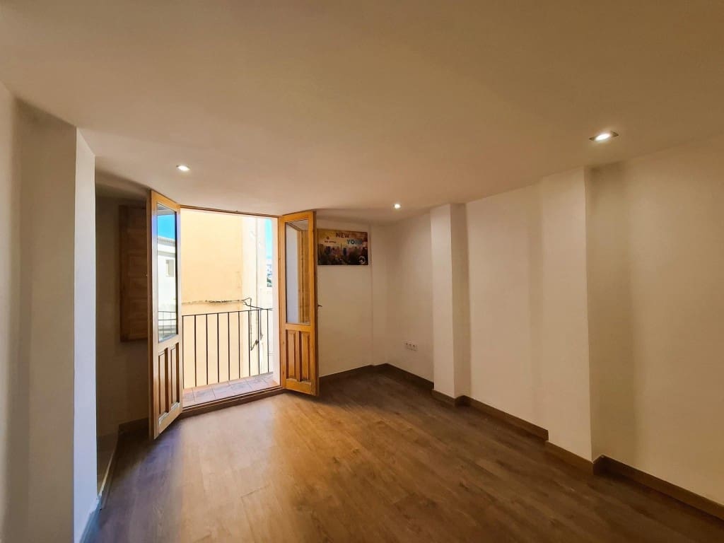 3 soverom Rekkehus til salgs i Ontinyent - € 89 000 (Ref: 9861729)