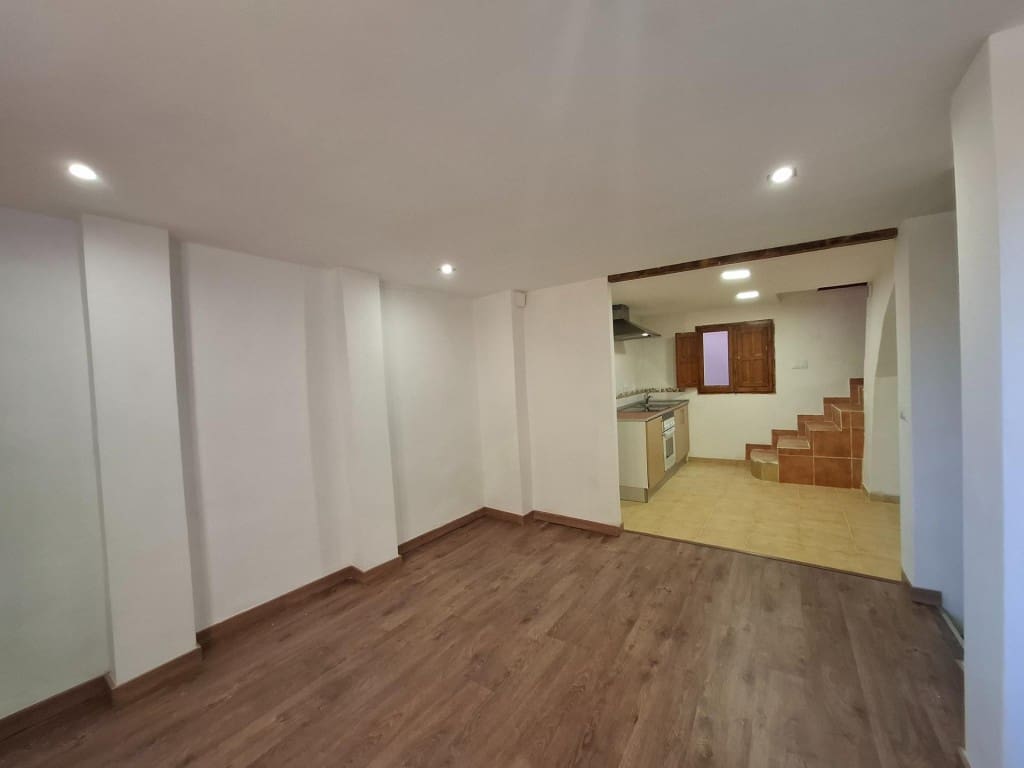 3 soverom Rekkehus til salgs i Ontinyent - € 89 000 (Ref: 9861729)
