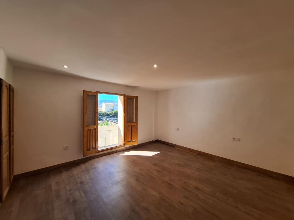 3 soverom Rekkehus til salgs i Ontinyent - € 89 000 (Ref: 9861729)