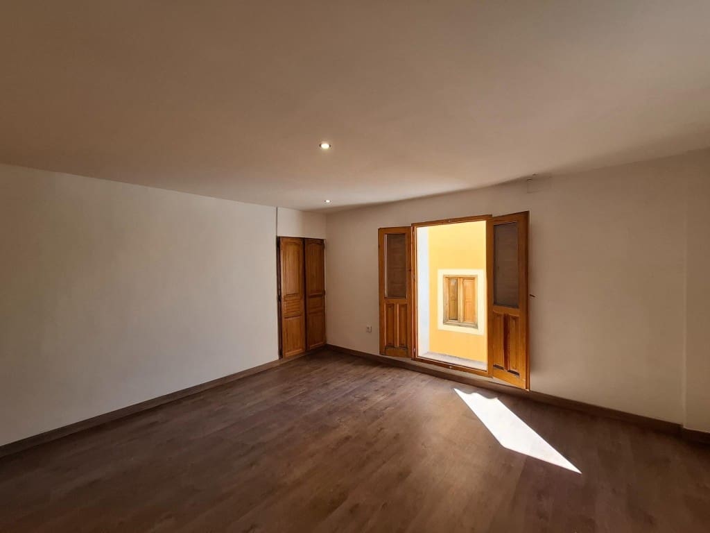 3 soverom Rekkehus til salgs i Ontinyent - € 89 000 (Ref: 9861729)