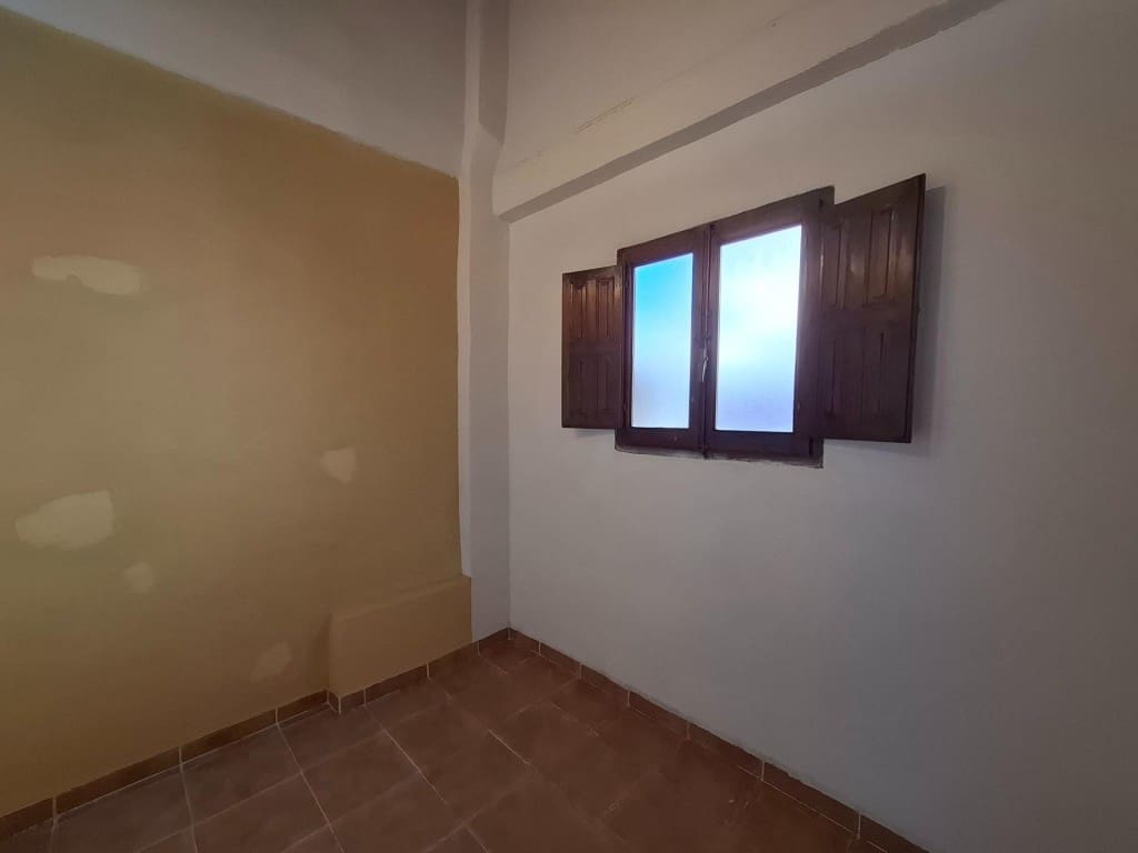 3 soverom Rekkehus til salgs i Ontinyent - € 89 000 (Ref: 9861729)
