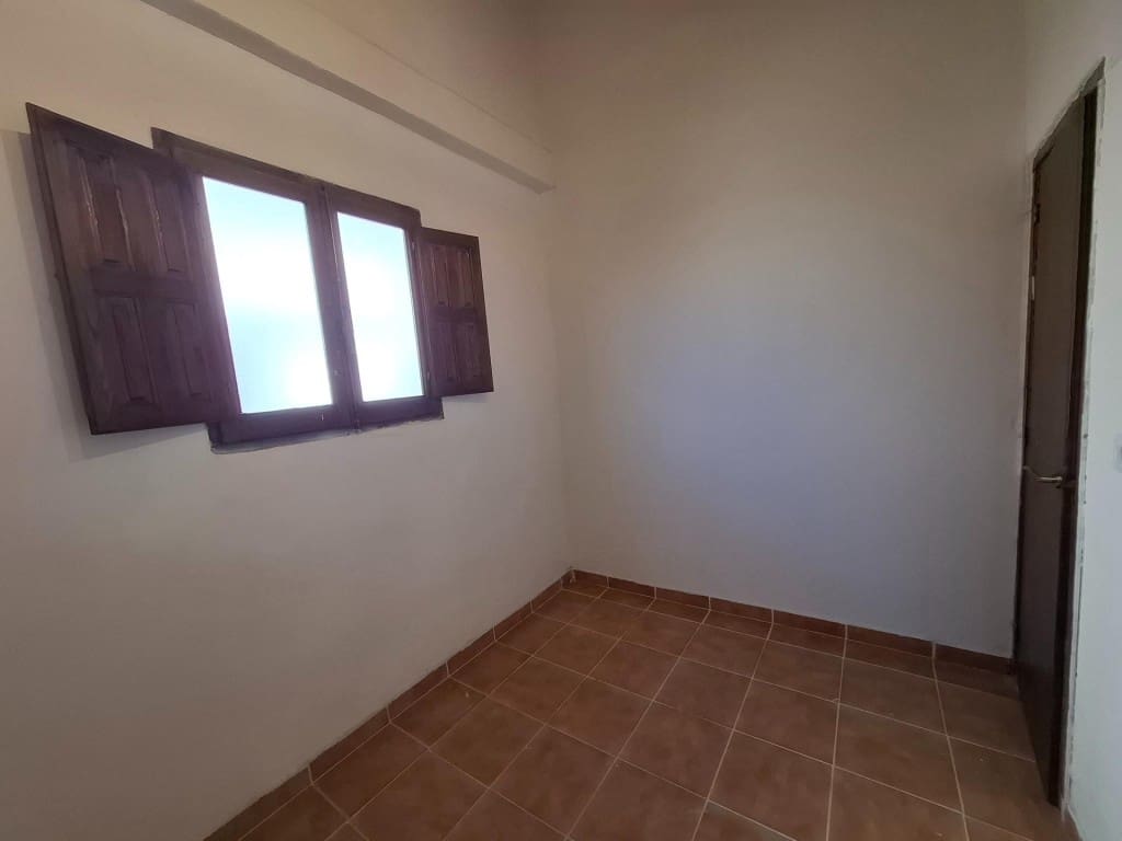 3 soverom Rekkehus til salgs i Ontinyent - € 89 000 (Ref: 9861729)
