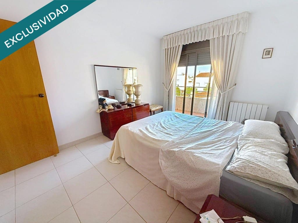 4 bedroom Terraced Villa for sale in Vilanova i la Geltru - € 485,000 (Ref: 9861740)