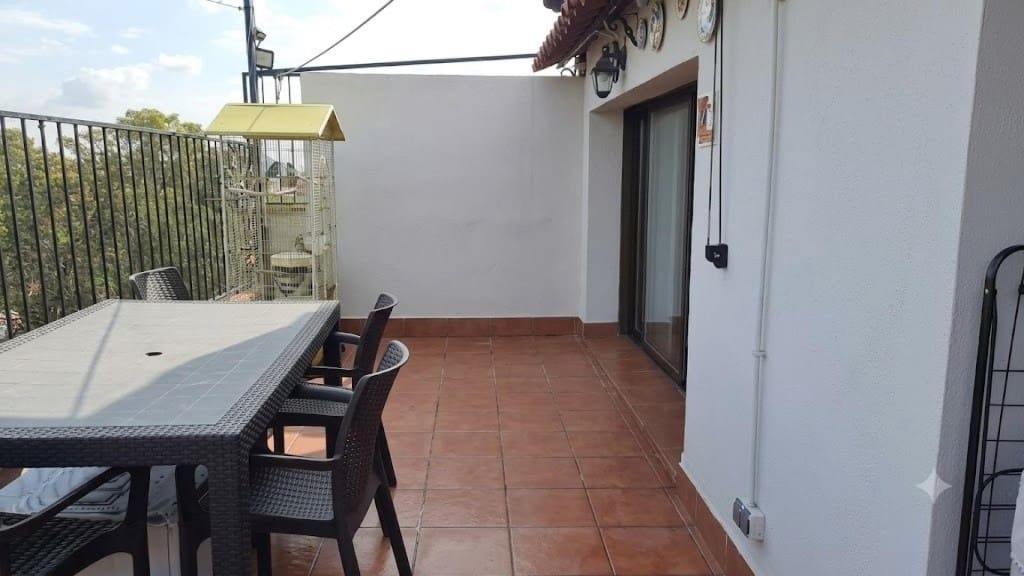 2 bedroom Penthouse for sale in El Prat de Llobregat - € 425,000 (Ref: 9861744)