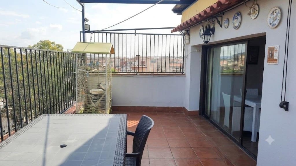 2 bedroom Penthouse for sale in El Prat de Llobregat - € 425,000 (Ref: 9861744)