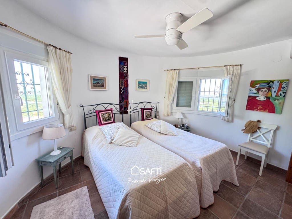 3 bedroom Villa for sale in Pego with pool - € 365,000 (Ref: 9861746)