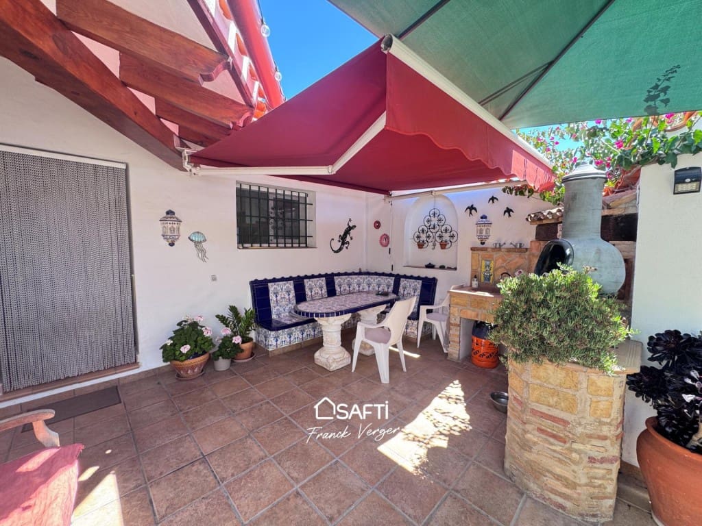 3 bedroom Villa for sale in Pego with pool - € 365,000 (Ref: 9861746)