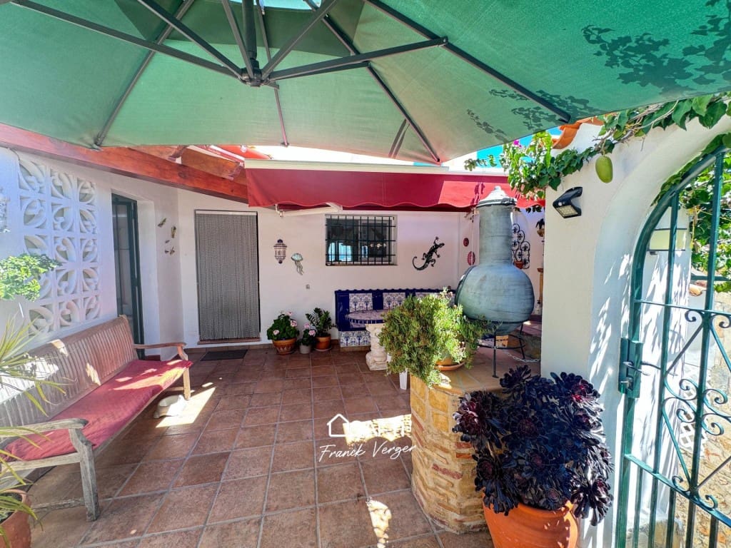 3 bedroom Villa for sale in Pego with pool - € 365,000 (Ref: 9861746)
