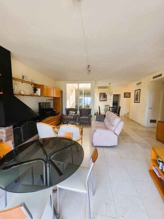 5 sovrum Radhus till salu i Sitges med pool garage - 850 000 € (Ref: 9861748)