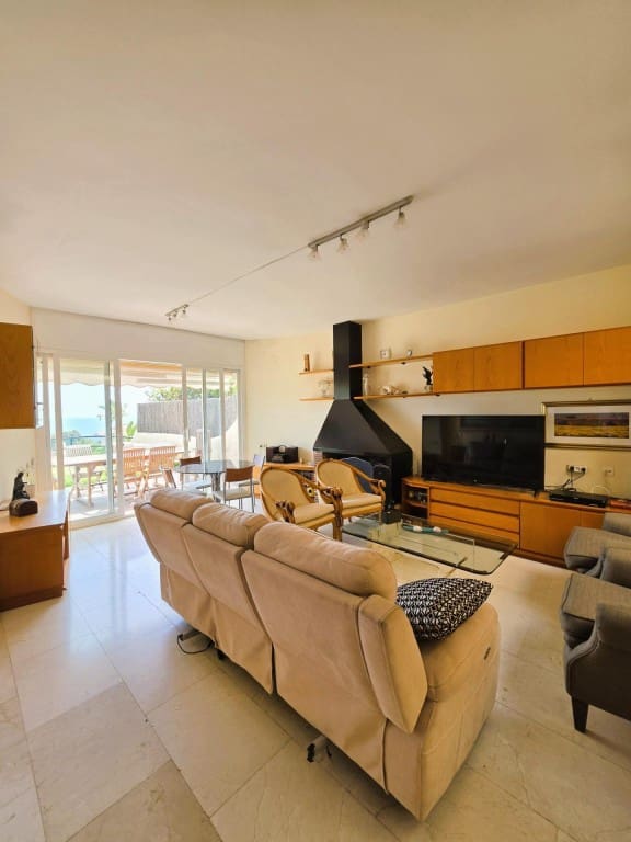 5 sovrum Radhus till salu i Sitges med pool garage - 850 000 € (Ref: 9861748)