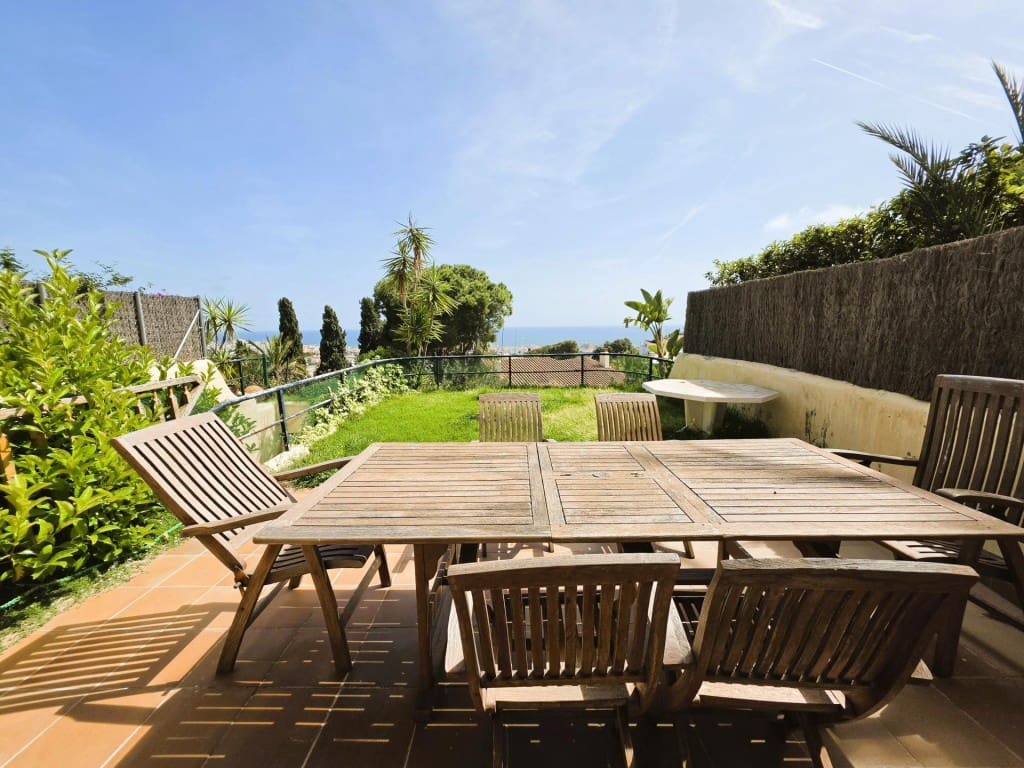 5 sovrum Radhus till salu i Sitges med pool garage - 850 000 € (Ref: 9861748)