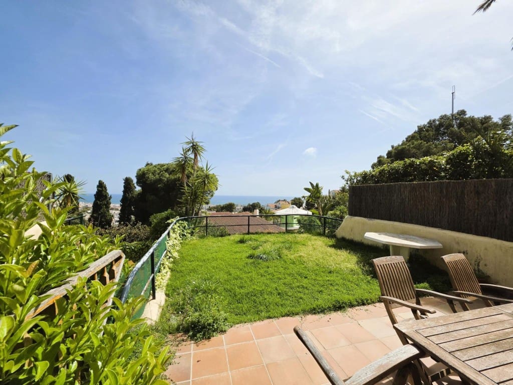 5 sovrum Radhus till salu i Sitges med pool garage - 850 000 € (Ref: 9861748)