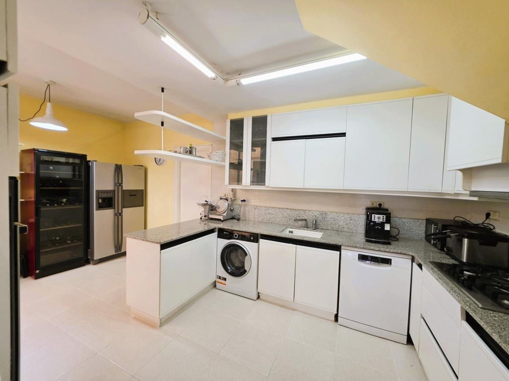 5 sovrum Radhus till salu i Sitges med pool garage - 850 000 € (Ref: 9861748)