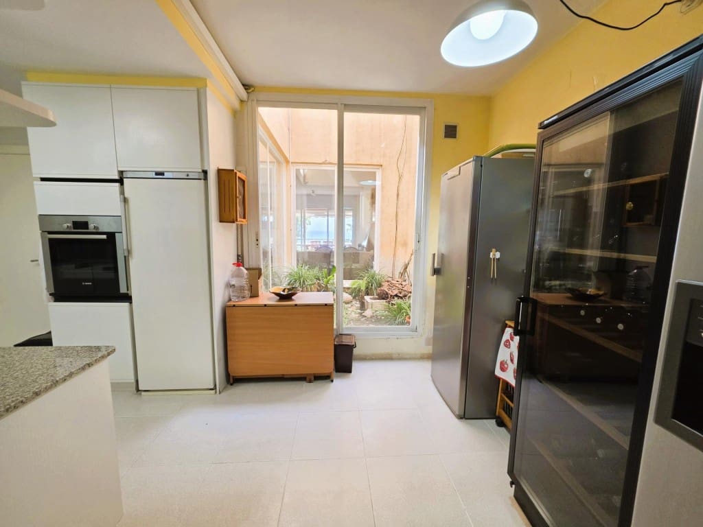 5 sovrum Radhus till salu i Sitges med pool garage - 850 000 € (Ref: 9861748)
