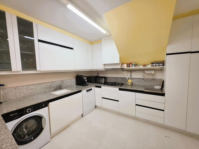 5 sovrum Radhus till salu i Sitges med pool garage - 850 000 € (Ref: 9861748)
