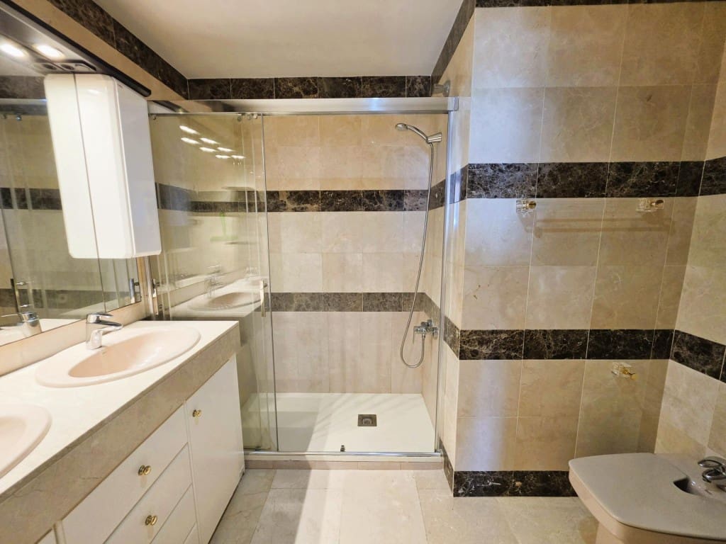 5 sovrum Radhus till salu i Sitges med pool garage - 850 000 € (Ref: 9861748)
