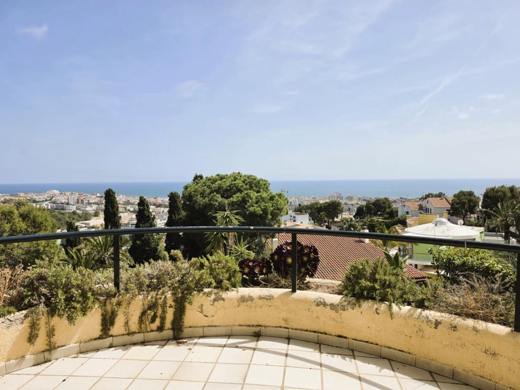 5 sovrum Radhus till salu i Sitges med pool garage - 850 000 € (Ref: 9861748)