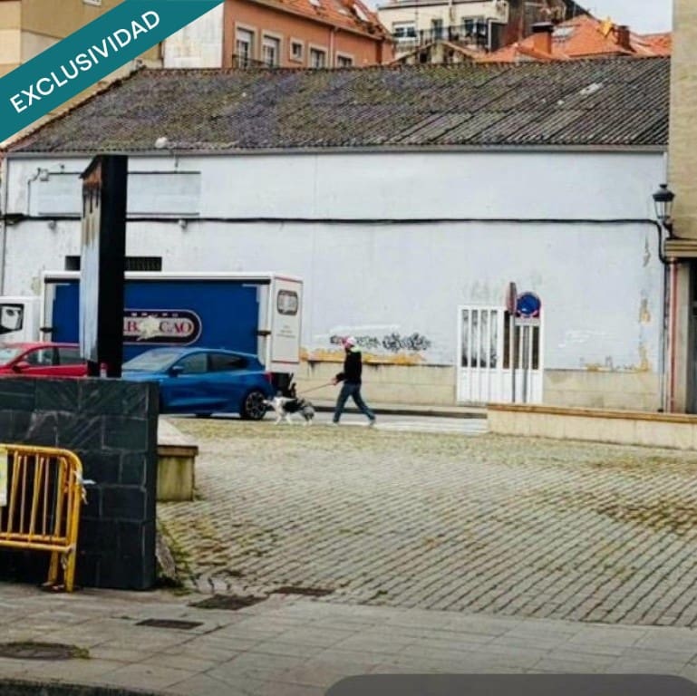 Commercial for sale in A Pobra do Caraminal - € 500,000 (Ref: 9865052)