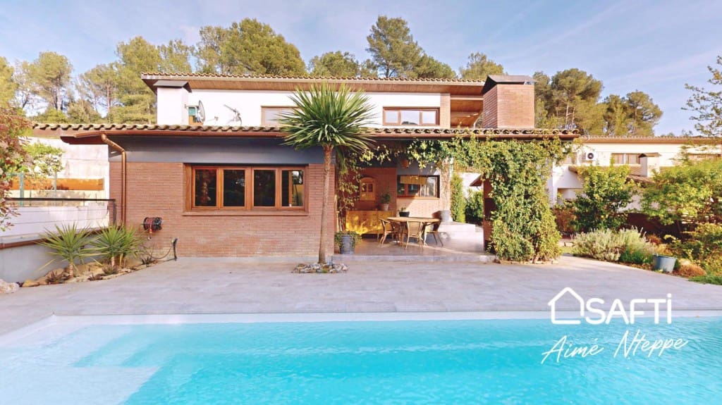 5 sypialnia Willa na sprzedaż w Sant Julia de Ramis z basenem - 650 000 € (Ref: 9865053)
