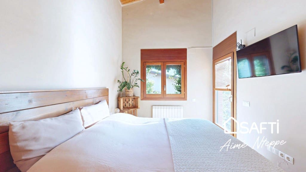 5 sypialnia Willa na sprzedaż w Sant Julia de Ramis z basenem - 650 000 € (Ref: 9865053)