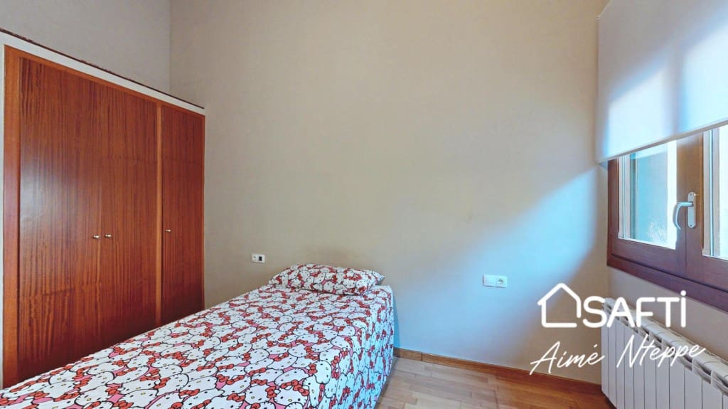 5 sypialnia Willa na sprzedaż w Sant Julia de Ramis z basenem - 650 000 € (Ref: 9865053)